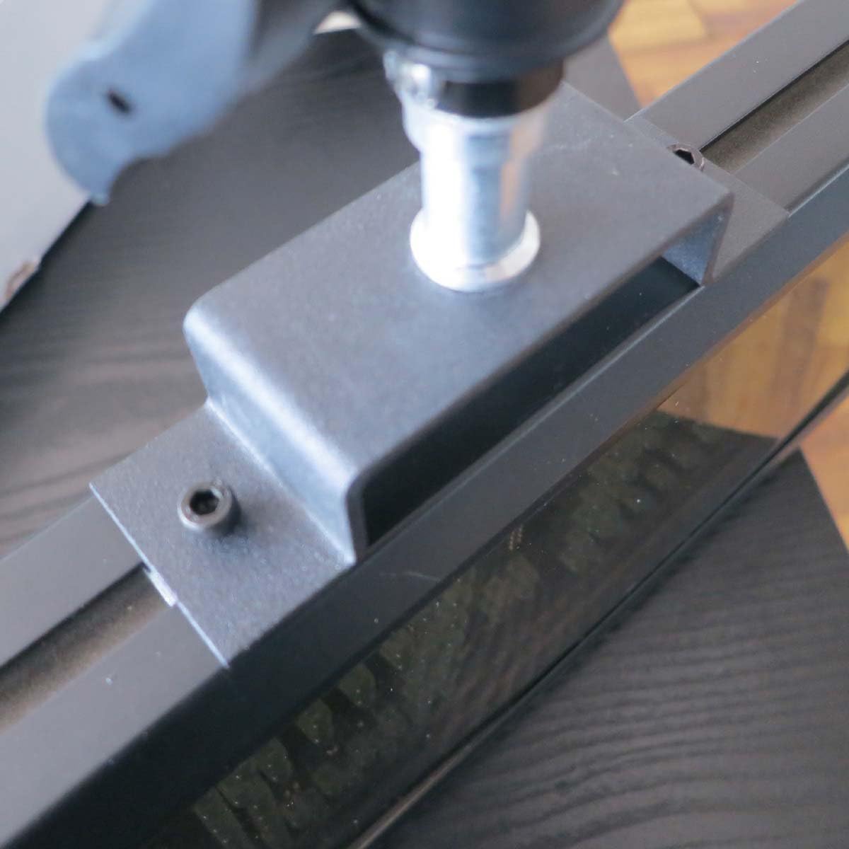 AZOOU Large Red Color LED Race Timing Clock Timer with Tripod 5-inch High Character for Semi-Outdoor/Outdoor Running Events - Image 3